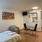 Gianfranco - City Center Apt