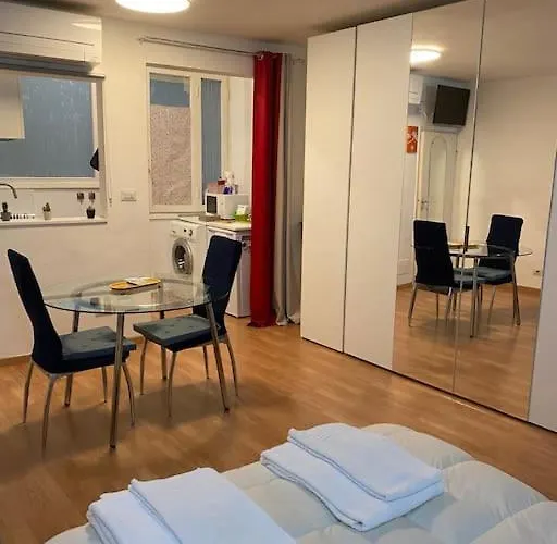 Gianfranco - City Center Apt
